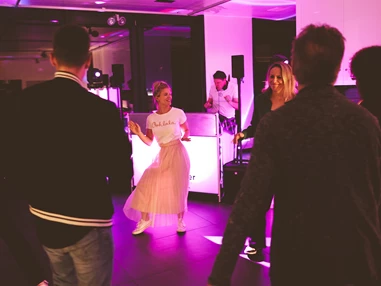 Hochzeitslocation: „Wo Liebe gefeiert wird – mit allem, was dazugehört.“ - SML CarLocation®