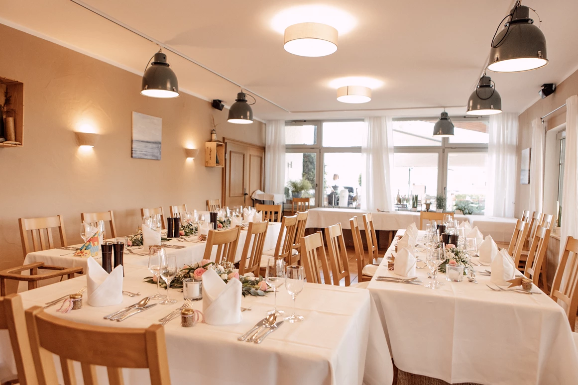 Hochzeit: Der kleine Festsaal vom Hafenwirt in Seebruck. - Hafenwirt Restaurant & Café