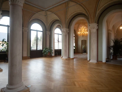 Hochzeit - Unterspreewald - Der Festsaal des Kaiserbahnhof Halbe in der Nähe von Berlin. - Kaiserbahnhof Halbe