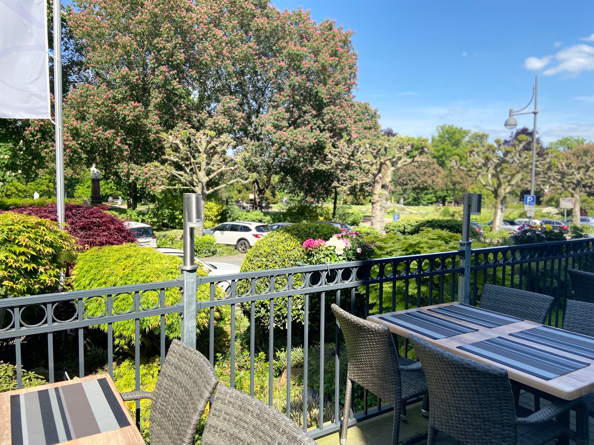 Hochzeit: Eure Hochzeitslocation in Hessen - das Singh Restaurant in Bad Homburg. - Singh Restaurant am Park 