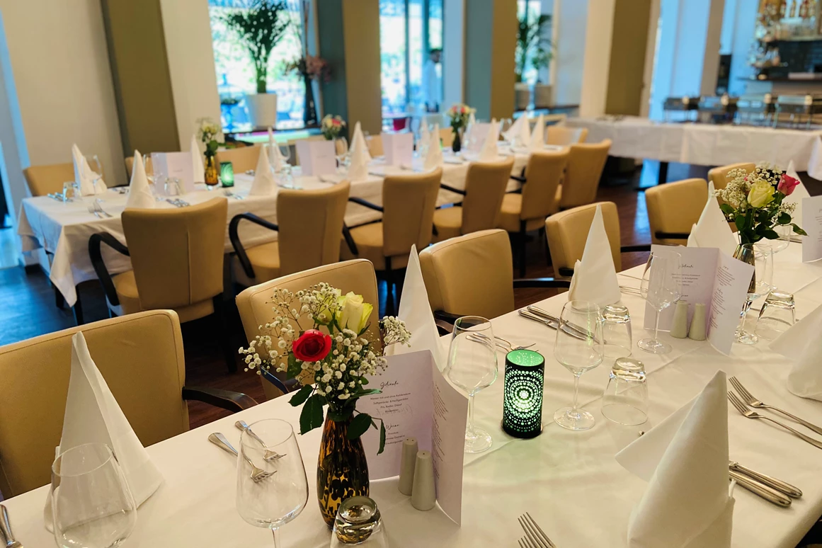 Hochzeit: Eure Hochzeitslocation in Hessen - das Singh Restaurant in Bad Homburg. - Singh Restaurant am Park
