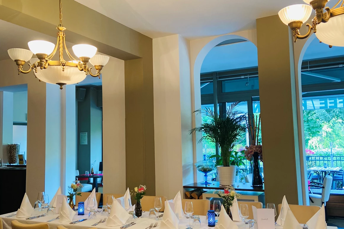 Hochzeit: Eure Hochzeitslocation in Hessen - das Singh Restaurant in Bad Homburg. - Singh Restaurant am Park