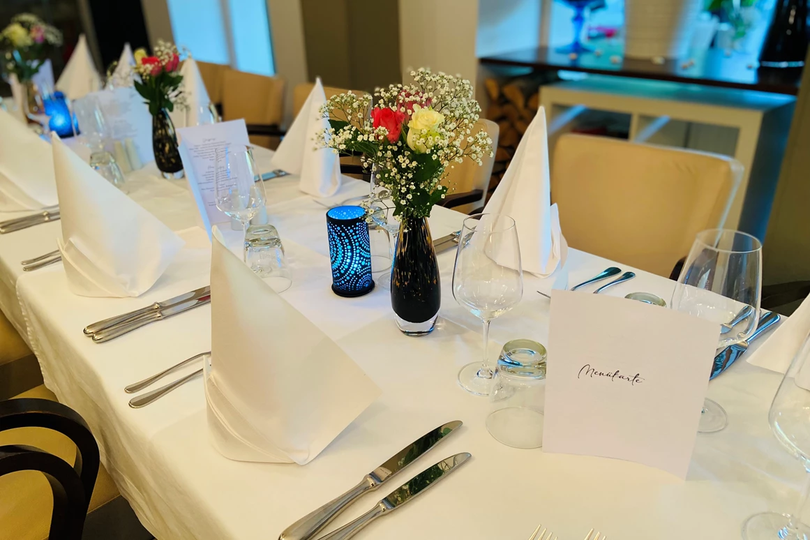 Hochzeit: Eure Hochzeitslocation in Hessen - das Singh Restaurant in Bad Homburg. - Singh Restaurant am Park