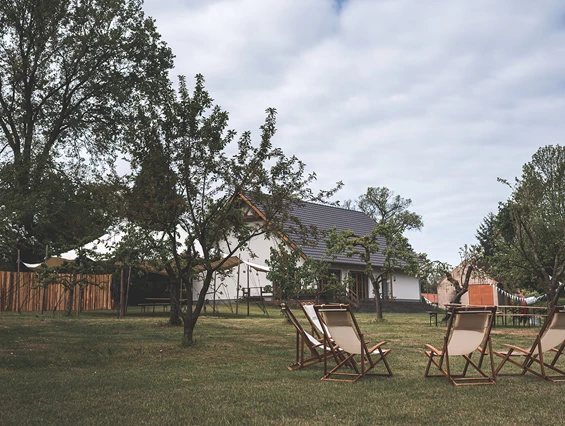 Hochzeit: Eine Gartenhochzeit auf der Beke Mühle. - Beke Mühle