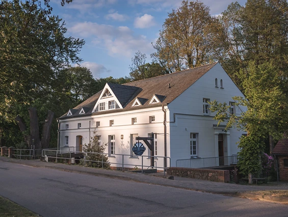 Hochzeit: Eine Gartenhochzeit auf der Beke Mühle. - Beke Mühle
