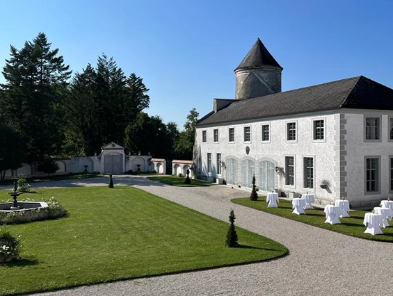 Hochzeitslocation: Innenhof  - Schloss Viehofen