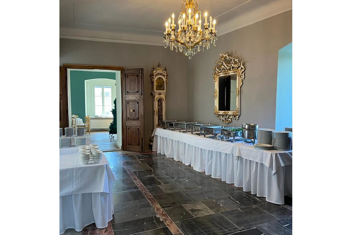 Hochzeitslocation: Foyer - Schloss Viehofen