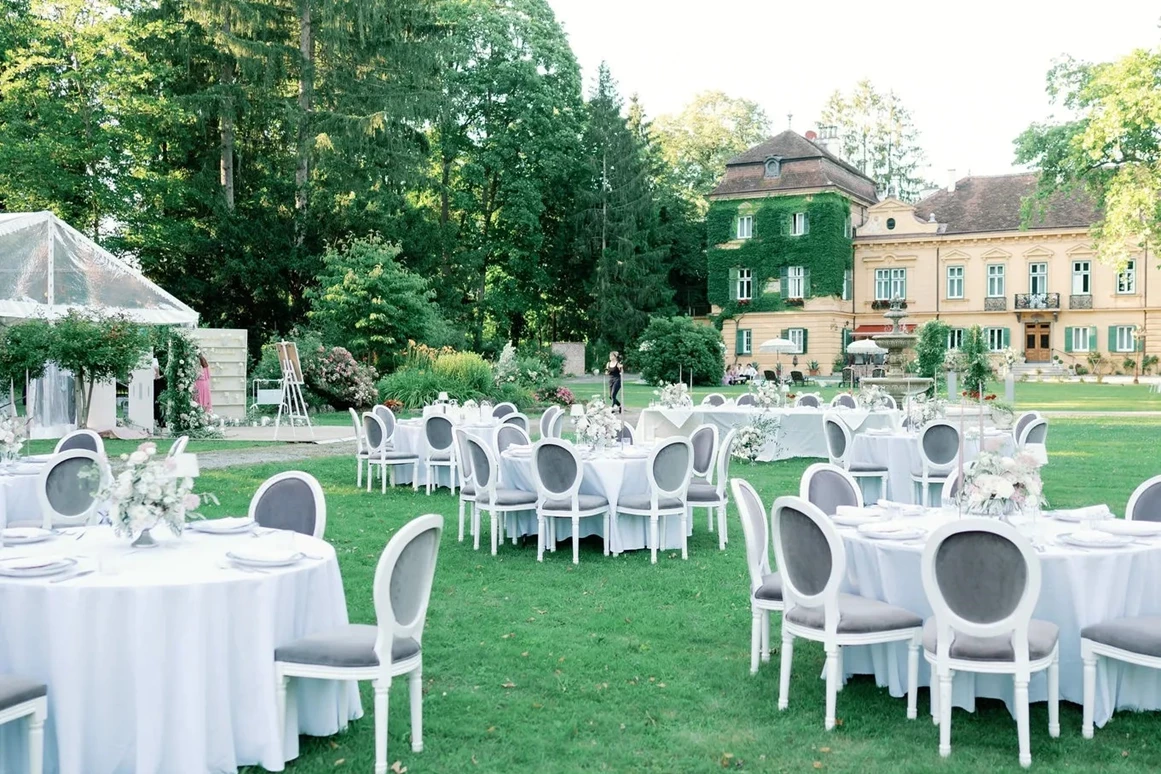 Hochzeitslocation: Park und Zeltplatz für die Feier - Palais Kneissl