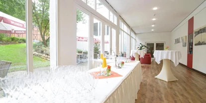Mariage - Region Stuttgart - Sektempfang und Terasse im Best Western Plus Hotel Am Schlossberg. - Best Western Plus Hotel Am Schlossberg