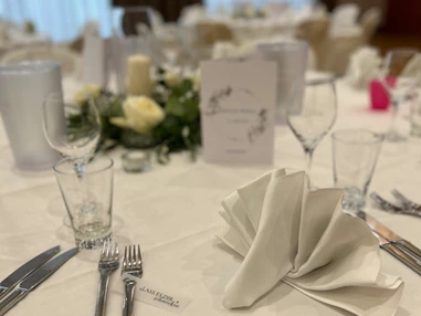 Hochzeitslocation: Hochzeitsdekoration - Best Western Plus Hotel Am Schlossberg