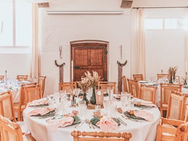 Hochzeitslocation: Scheune Hochzeit Mainz - Sankt Gereon Hochzeitslocation