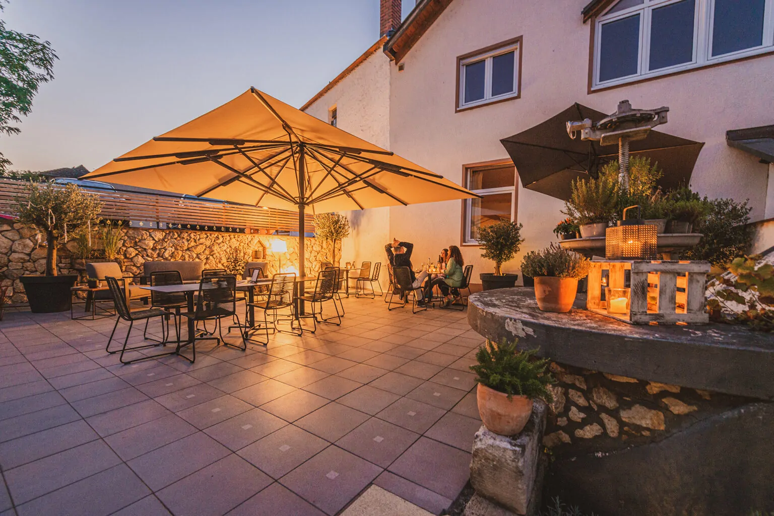 Hochzeit: Terrasse Sankt Gereon - Sankt Gereon Hochzeitslocation