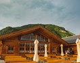 Hochzeit: Die große Terrasse des Alpengasthof Muttersberg bietet Platz für bis zu 300 Hochzeitsgäste. - Alpengasthof Muttersberg
