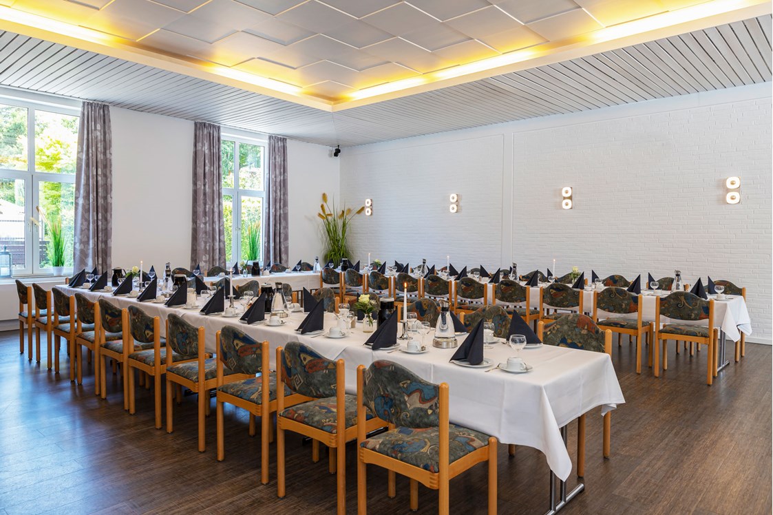Hochzeit: Festsaal - geeignet für bis zu 120 Personen - Restaurant & Landhotel "Zum Niestetal"