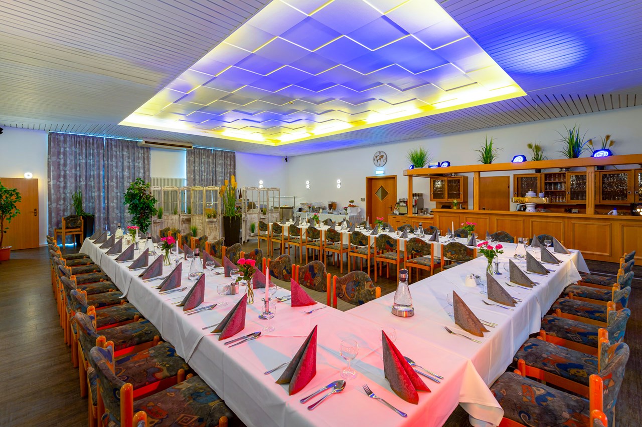 Restaurant & Landhotel "Zum Niestetal" Angaben zu den Festsälen Festsaal