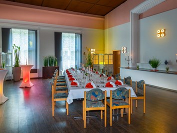 Restaurant & Landhotel "Zum Niestetal" Angaben zu den Festsälen Studio