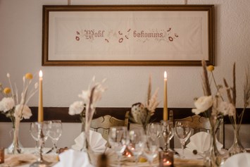 Hochzeit: Hochzeitstisch - Brackstedter Mühle - Hotel & Restaurant