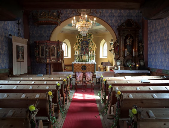 Hochzeit: Kirche Hl. Dreifaltigkeit 
(c)Foto Helga Rader - Jägerwirt Dreifaltigkeit