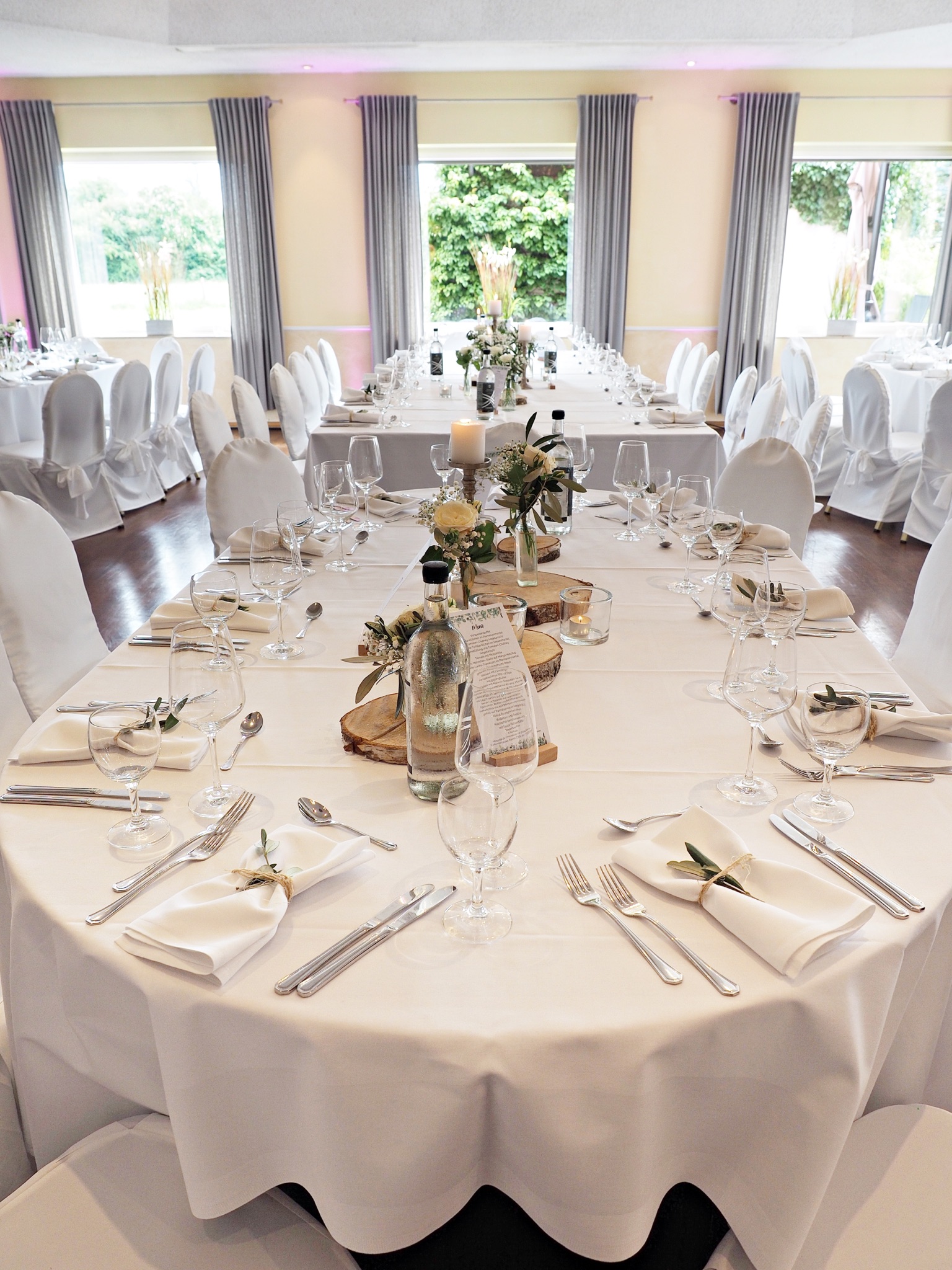 Hochzeit - Emsland, Mittelweser ... - Ob mit Hochzeitstafeln oder runden Tischen - das Thies 42 in NRW richtet sich ganz nach euren Vorstellungen. - THIES42