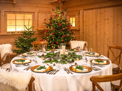 Hochzeit - Fotobox - Runde Tische - Winterhochzeit - Eventscheune im Hotel Spinnerhof