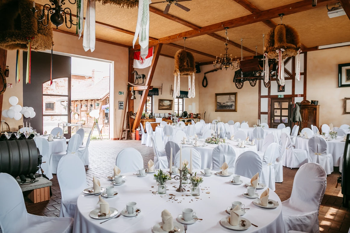 Hochzeitslocation: Der Festsaal der Hochzeitslocation Landgut Falkenberg. - Landgut Falkenberg