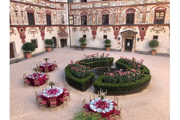 Hochzeit: Kleines, exklusives Abendessen im Renaissance Innenhof - Schloss Tratzberg