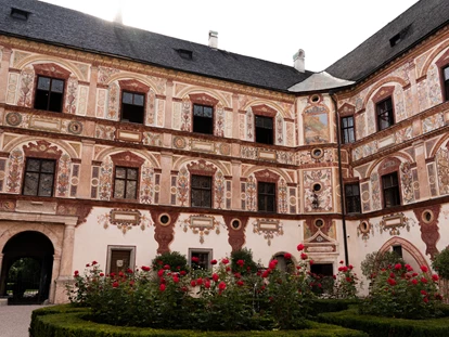 Hochzeit - Bezirk Schwaz - Renaissance-Innenhof
900m2 - Der perfekte Platz für den Empfang um Ihren Gästen den 1. WOW-Effekt zu bieten - Schloss Tratzberg
