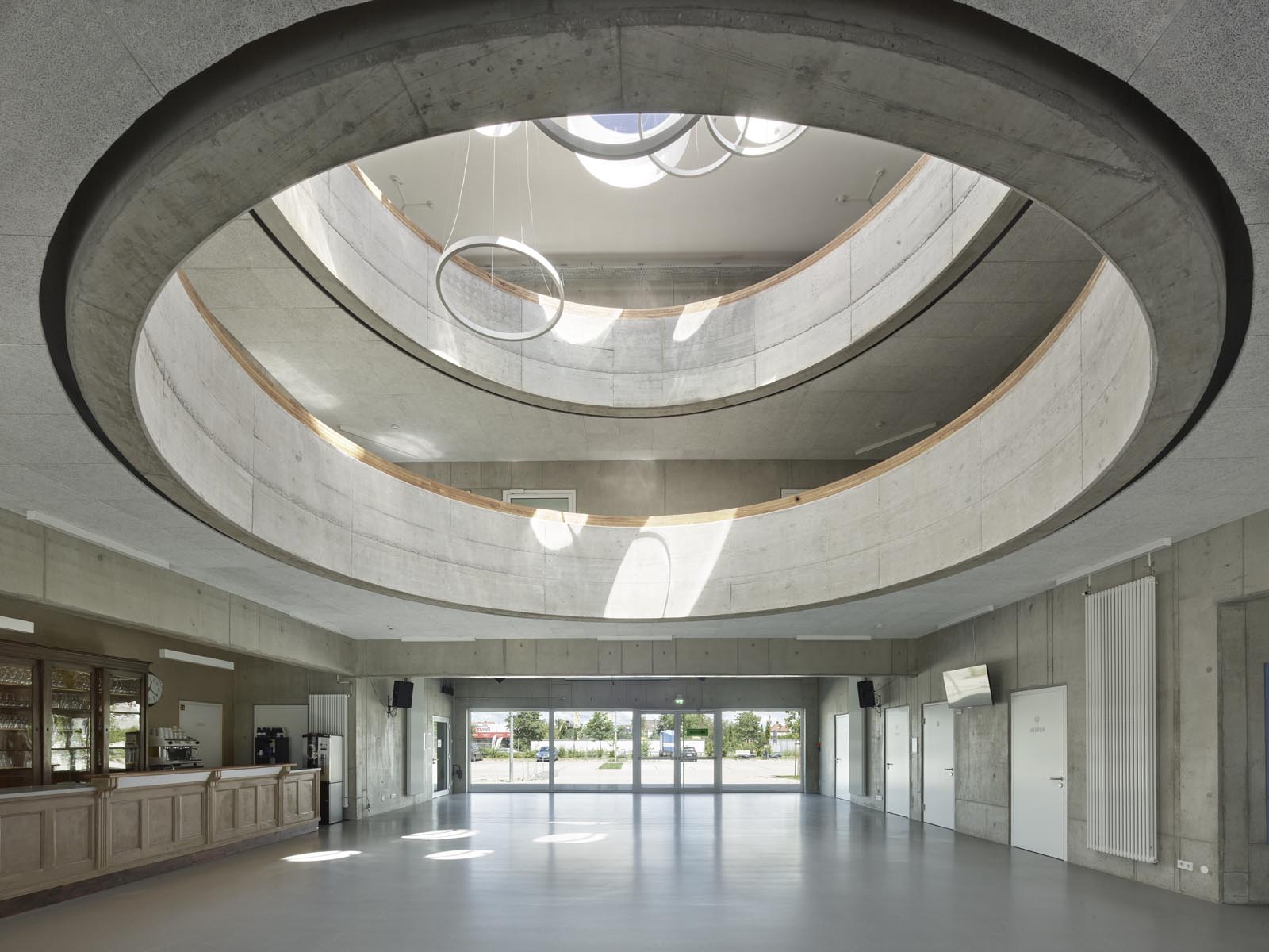 Wedding - Rhineland-Palatinate - Das Atrium mit Bar, ideal für Empfänge, als Dancefloor, etc. - erlebt Forum Landau