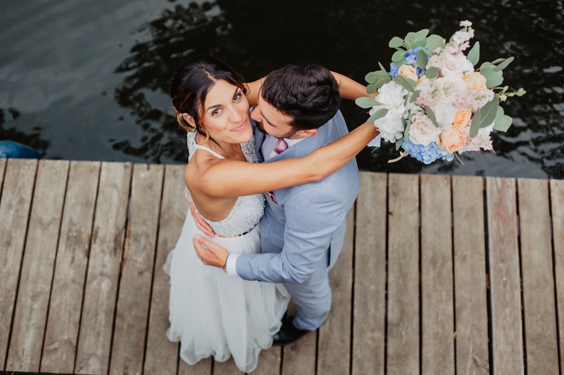 Hochzeit: Gute Spots für fantastische Fotos gibt's bei uns in Hülle und Fülle - ob bei uns am Wasser oder nebenan auf einer romantischen Lichtung im Wald. - Richtershorn am See