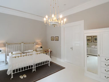 Hochzeit: Zimmer 102 - Herrenhaus Gut Bliestorf GmbH