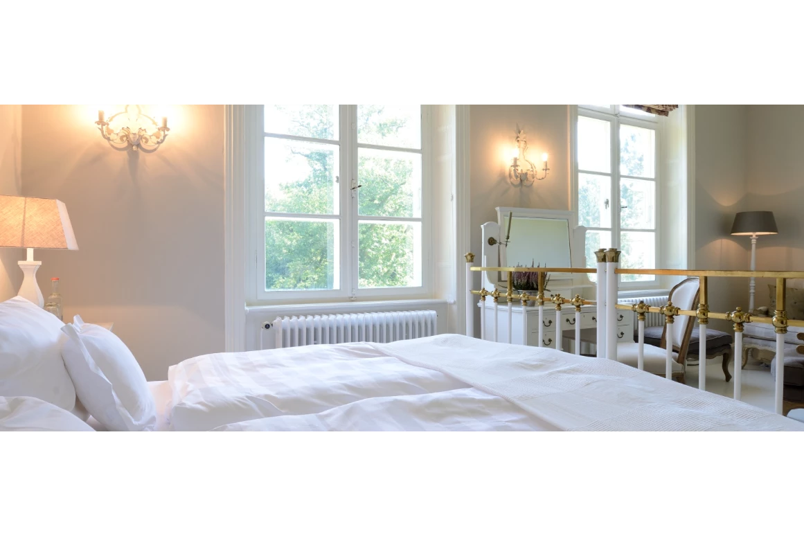 Hochzeit: Zimmer 106 - Herrenhaus Gut Bliestorf GmbH