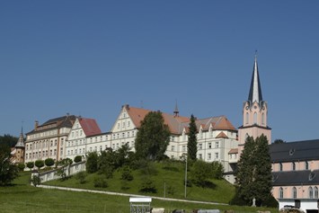 Hochzeit: Tagungszentrum Kloster Bonlanden
mit neugotischer Klosterkirche St. Michael - Kloster Bonlanden