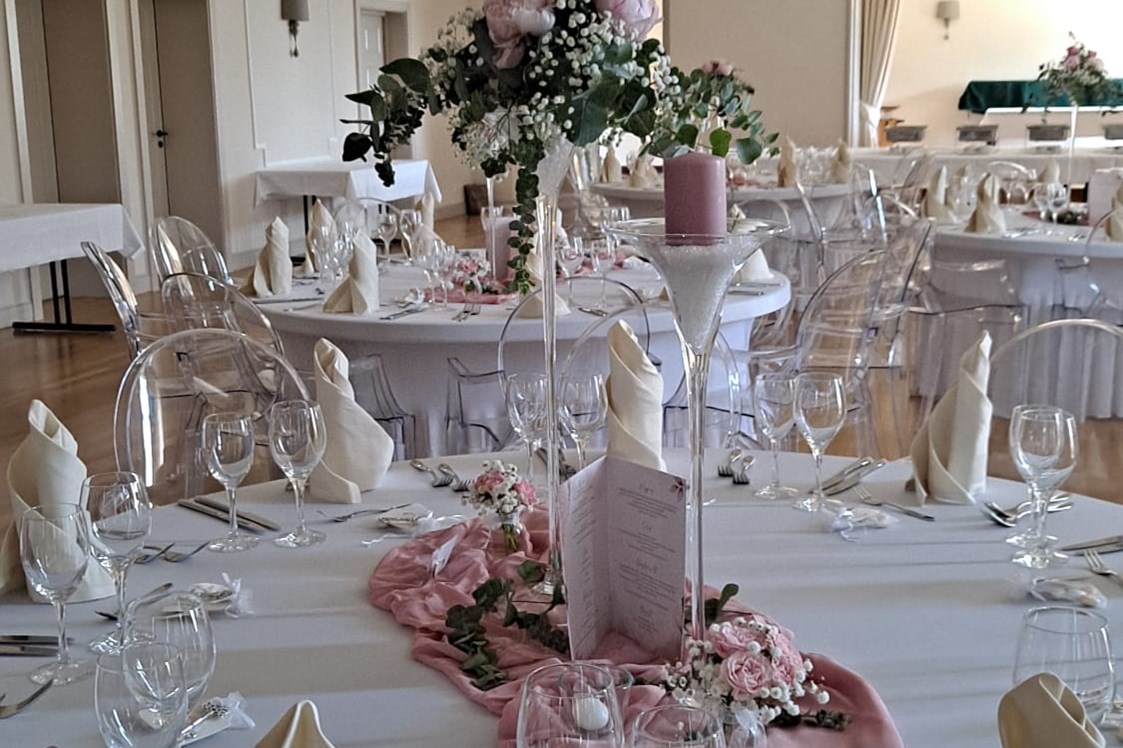 Hochzeit: Festsaal im Haus Faustin Mennel - Kloster Bonlanden