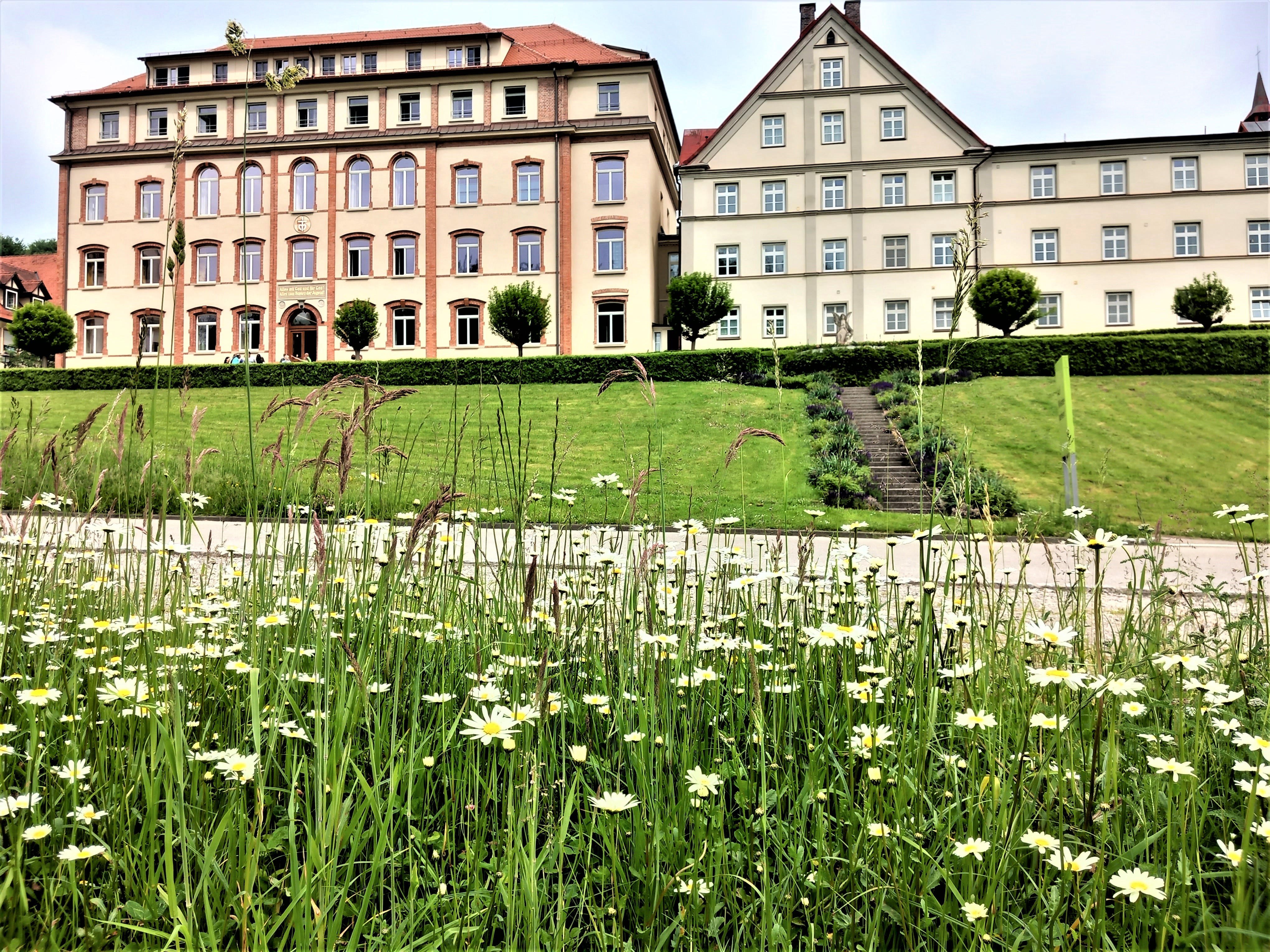 Hochzeit: Außenansicht Hochzeitslocation - Kloster Bonlanden