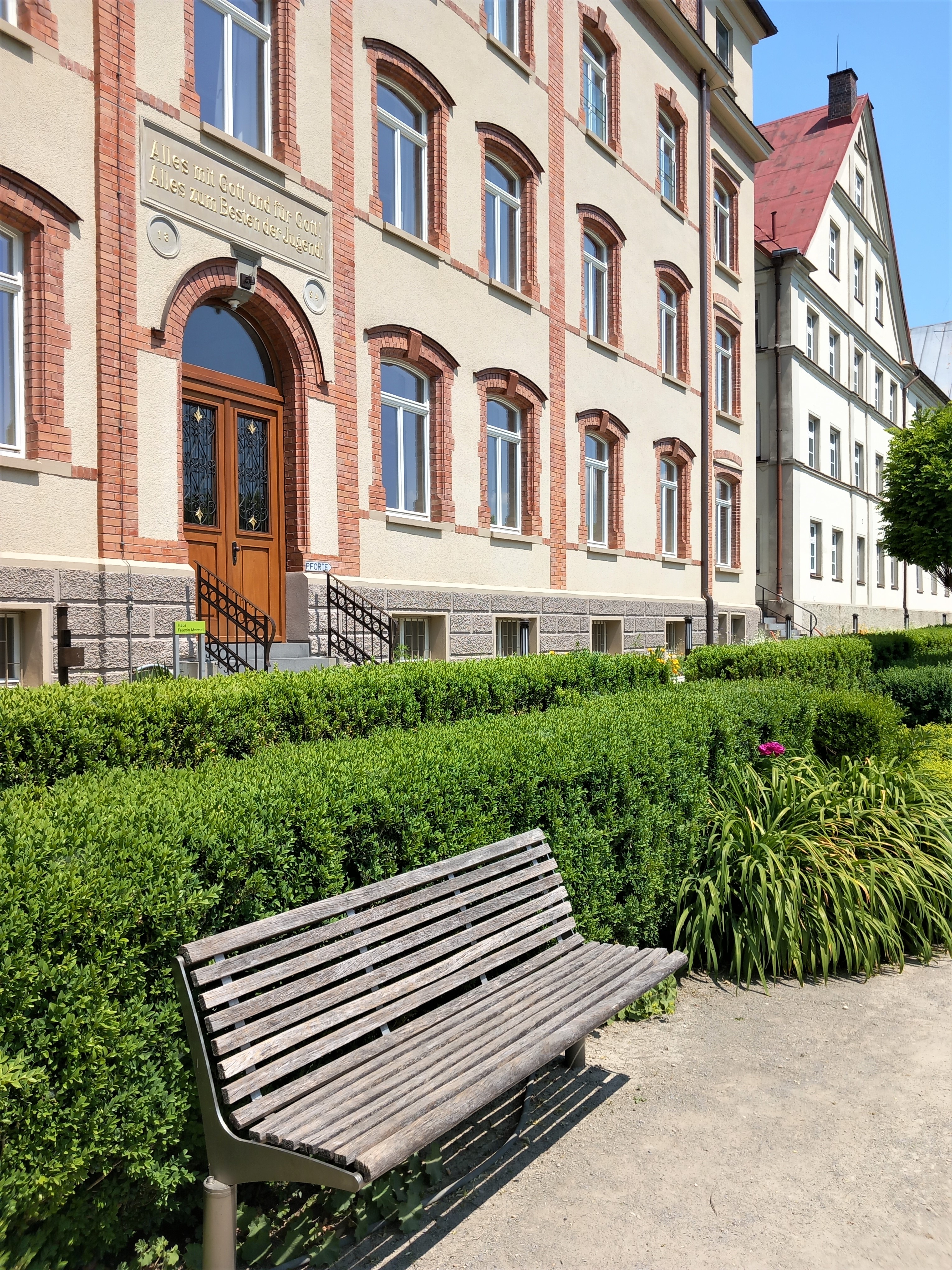 Hochzeit: Außenansicht Hochzeitslocation - Kloster Bonlanden