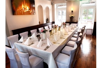 Hochzeit: Saal Room - Hotel und Restaurant Kolossos in Neuss am Rhein