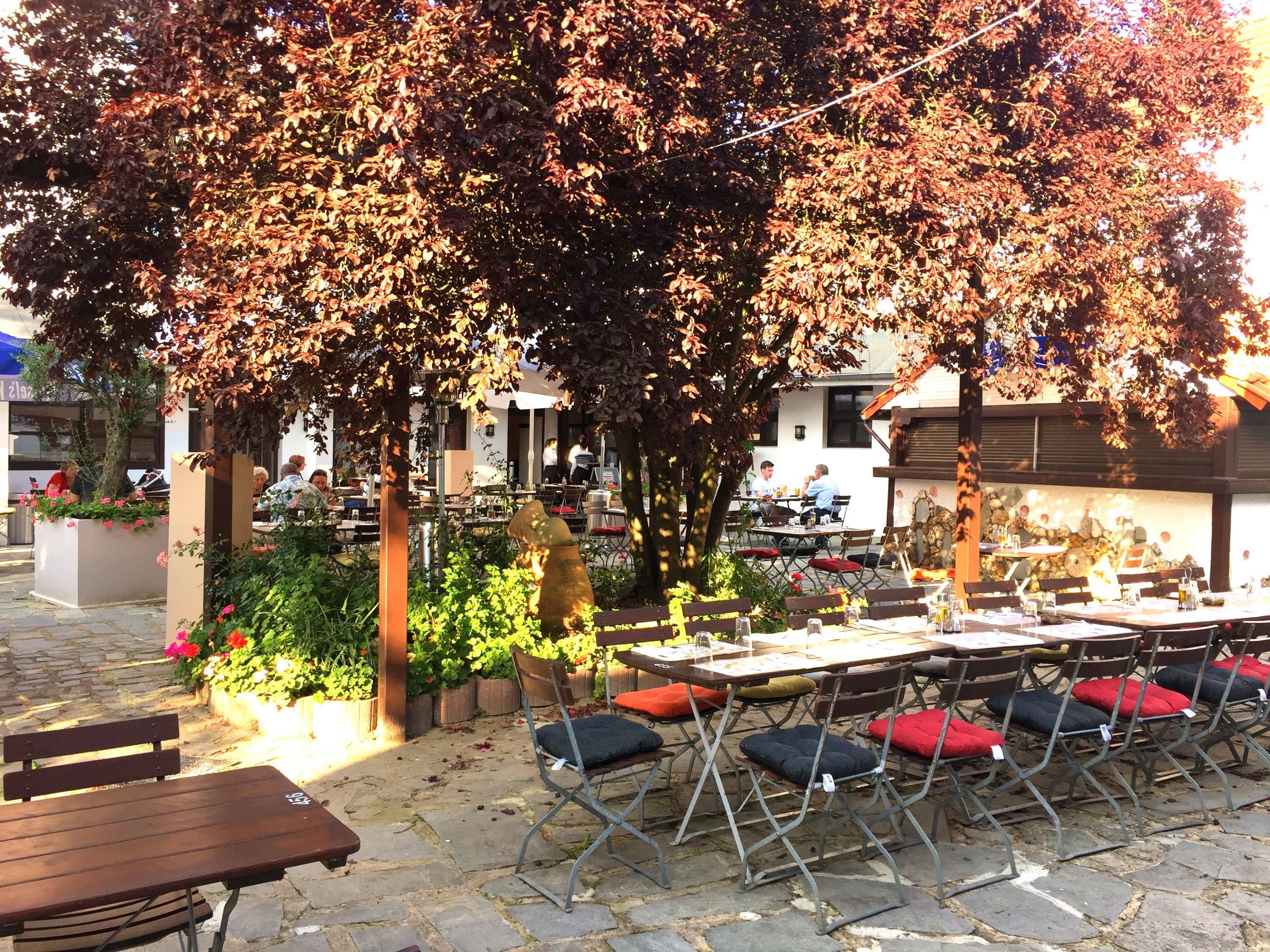 Hochzeitslocation: Terrasse - Hotel und Restaurant Kolossos in Neuss am Rhein