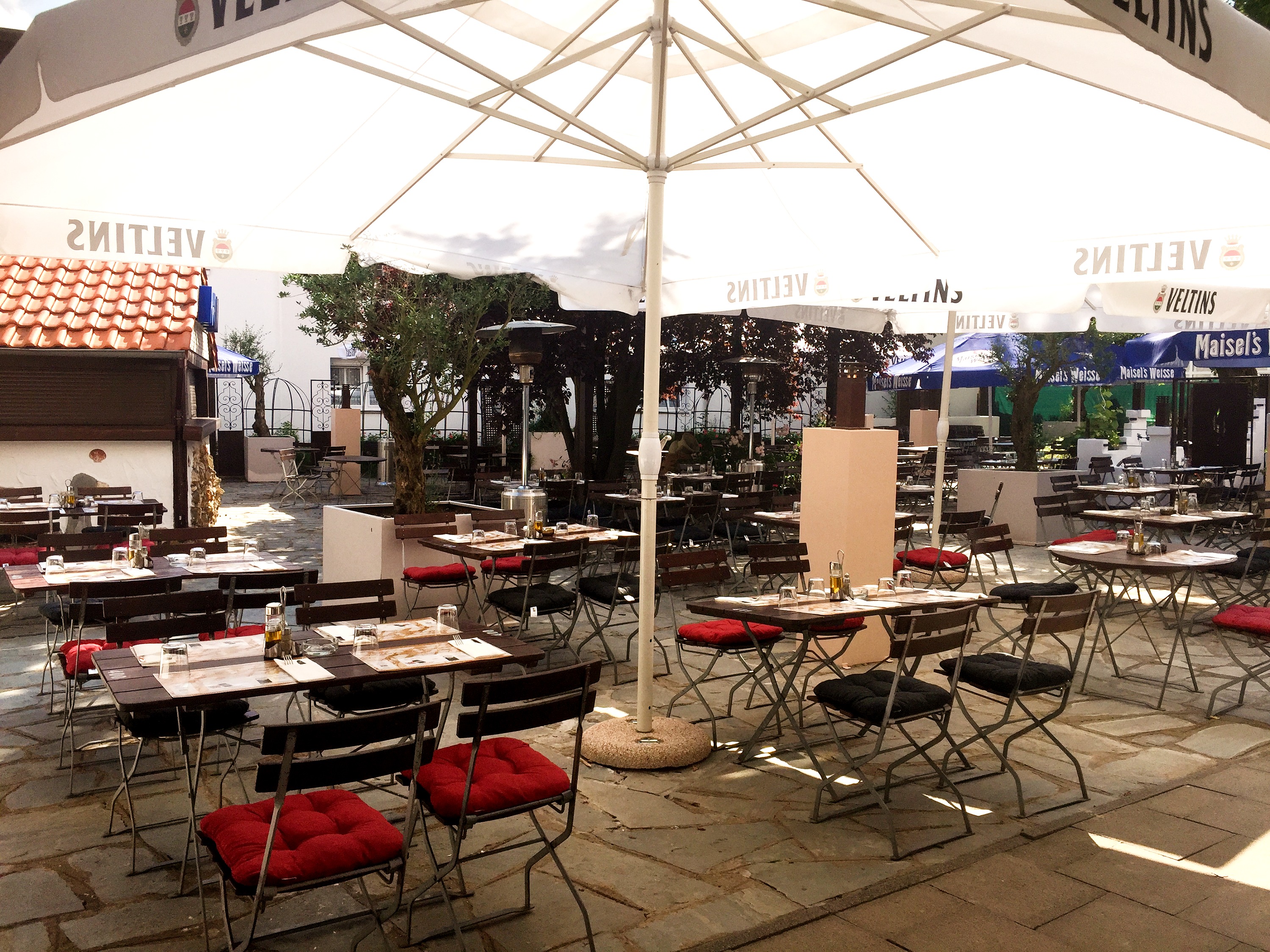 Hochzeitslocation: Terrasse - Hotel und Restaurant Kolossos in Neuss am Rhein