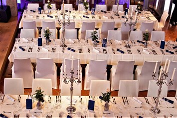 Hochzeit: Kirchsaal mit Empore für Ihre Hochzeitsfeierr - VESTE HELDBURG 