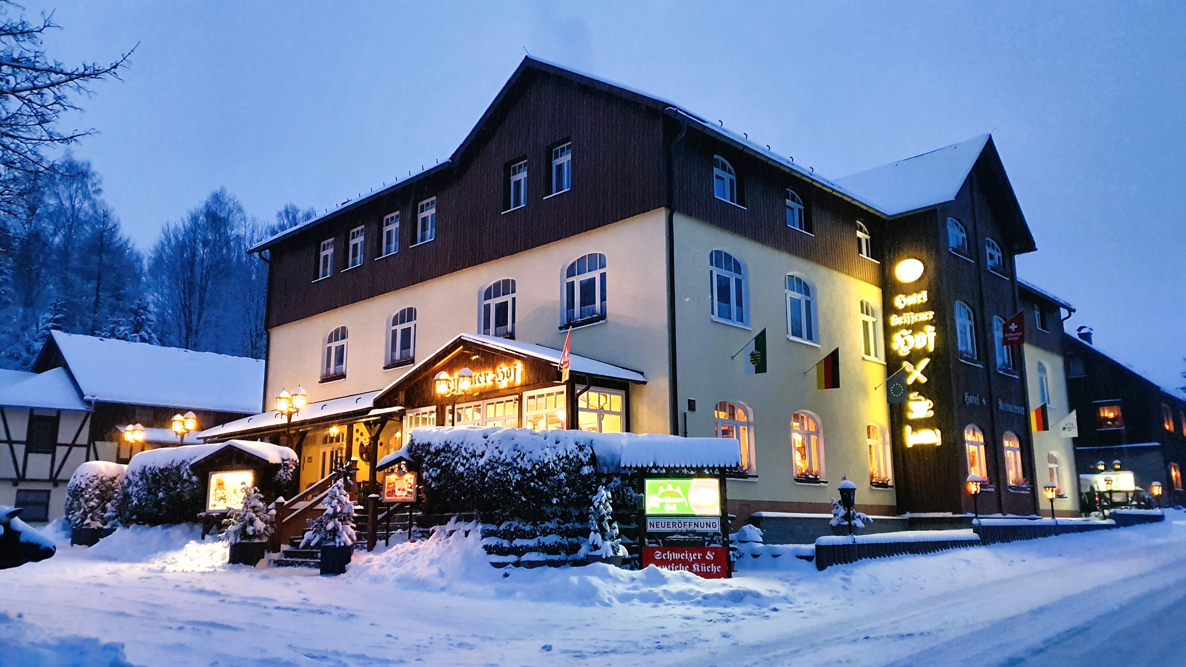 Hochzeit: Hauptgebäude - Hotel Restaurant "Seiffener Hof"