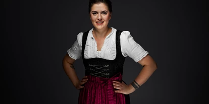 Hochzeit - Geeignet für: Private Feier (Taufe, Erstkommunion,...) - Leonberg (Böblingen) - Veranstaltungsleiterin Frau Aslan kümmert sich mit viel Herzblut und persönlichem Einsatz um Ihren schönsten Tag.  - Theurerhof