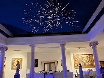 Wedding - Pottenbrunn - Feuerwerk über geöffnetem Glasdach - Vitikultur MOSER
