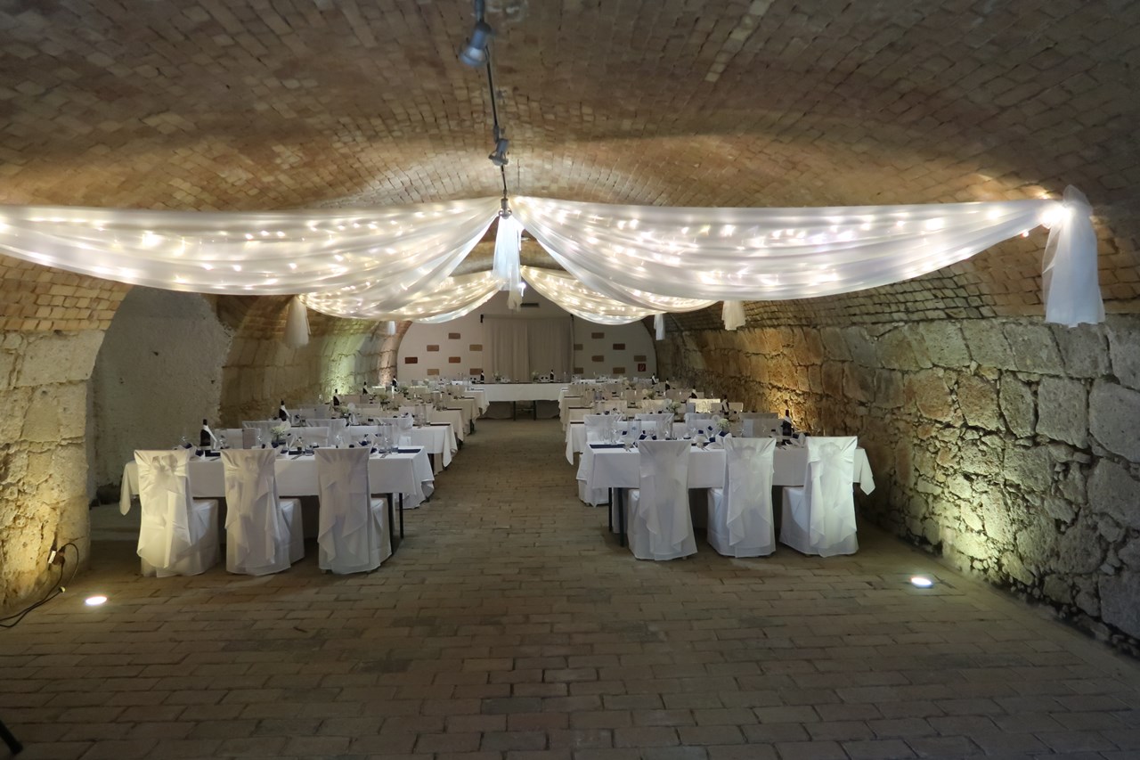 Weingut Schlossberg Information about the banquet halls Vaulted cellar