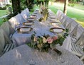 Hochzeit: kaiserlicher Tisch unter einer Glyzinienpergola - Villa Sofia Italy