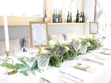 Hochzeitslocation: Tischdekoration Malerwinkl retro - Malerwinkl Restauarnt + Kunsthotel