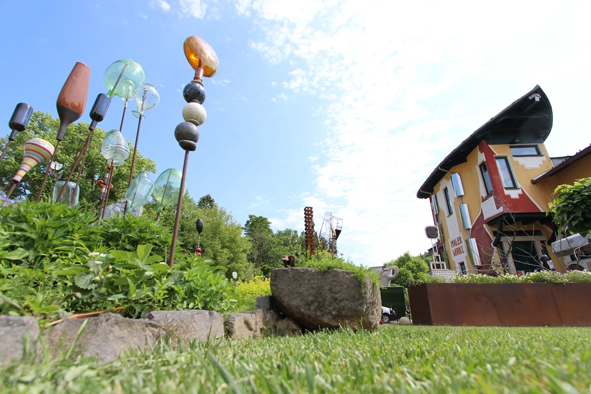 Hochzeitslocation: Eine andere Ansicht aus dem Kräutergarten, Heiraten im Grünen,.... auch Standesamtlich - Malerwinkl Restauarnt + Kunsthotel