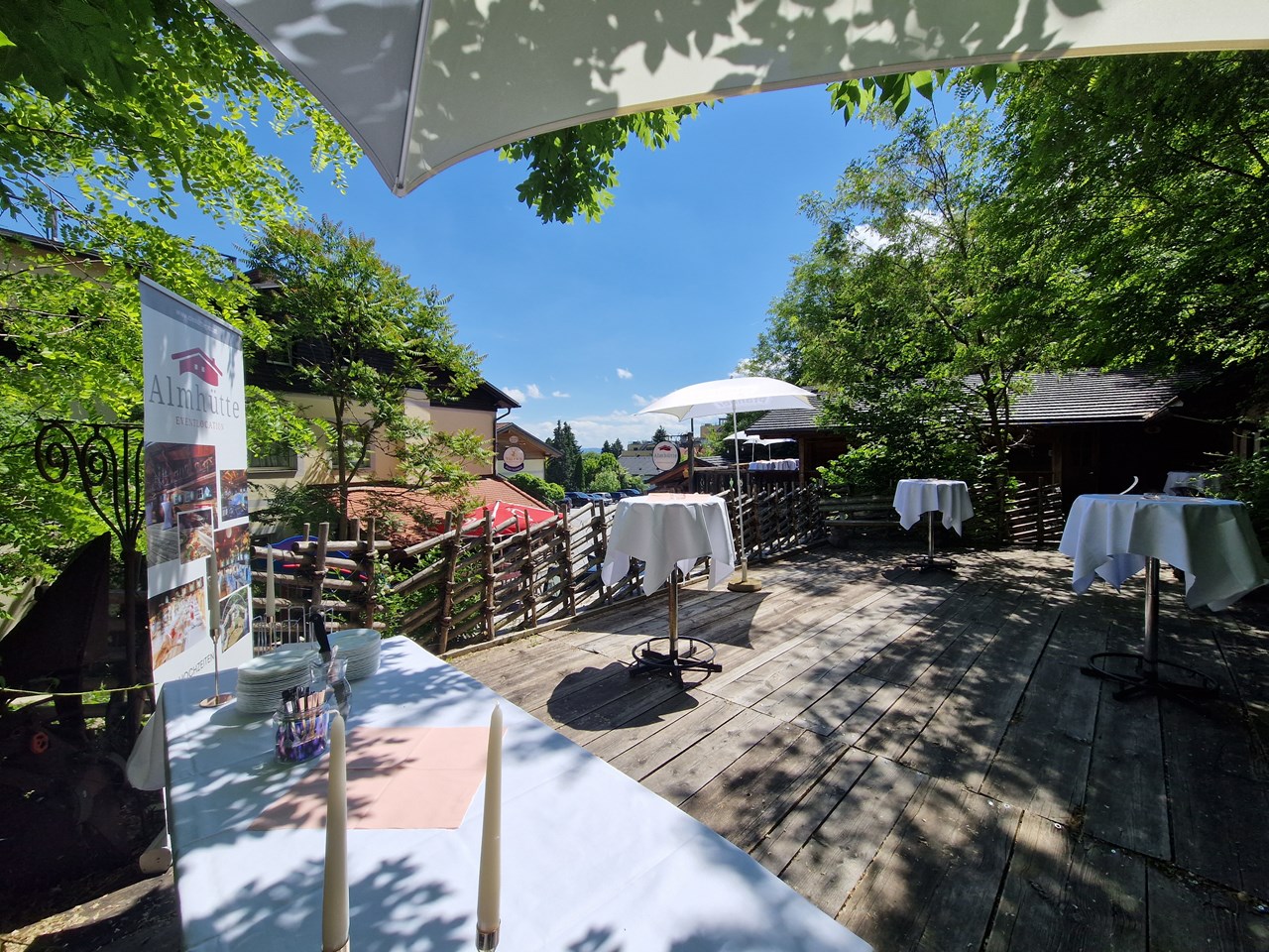 ALMHÜTTE GRAZ Angaben zu den Festsälen Terrasse für deinen Empfang