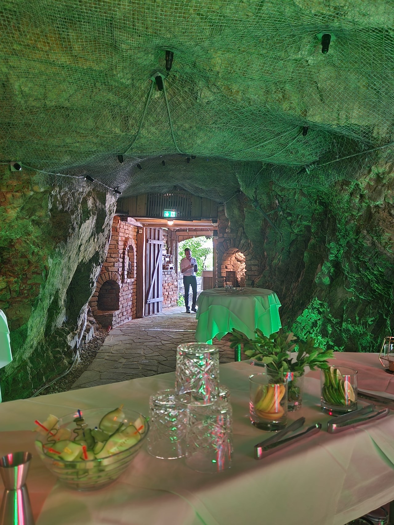 ALMHÜTTE GRAZ Angaben zu den Festsälen unsere romantische Grotte