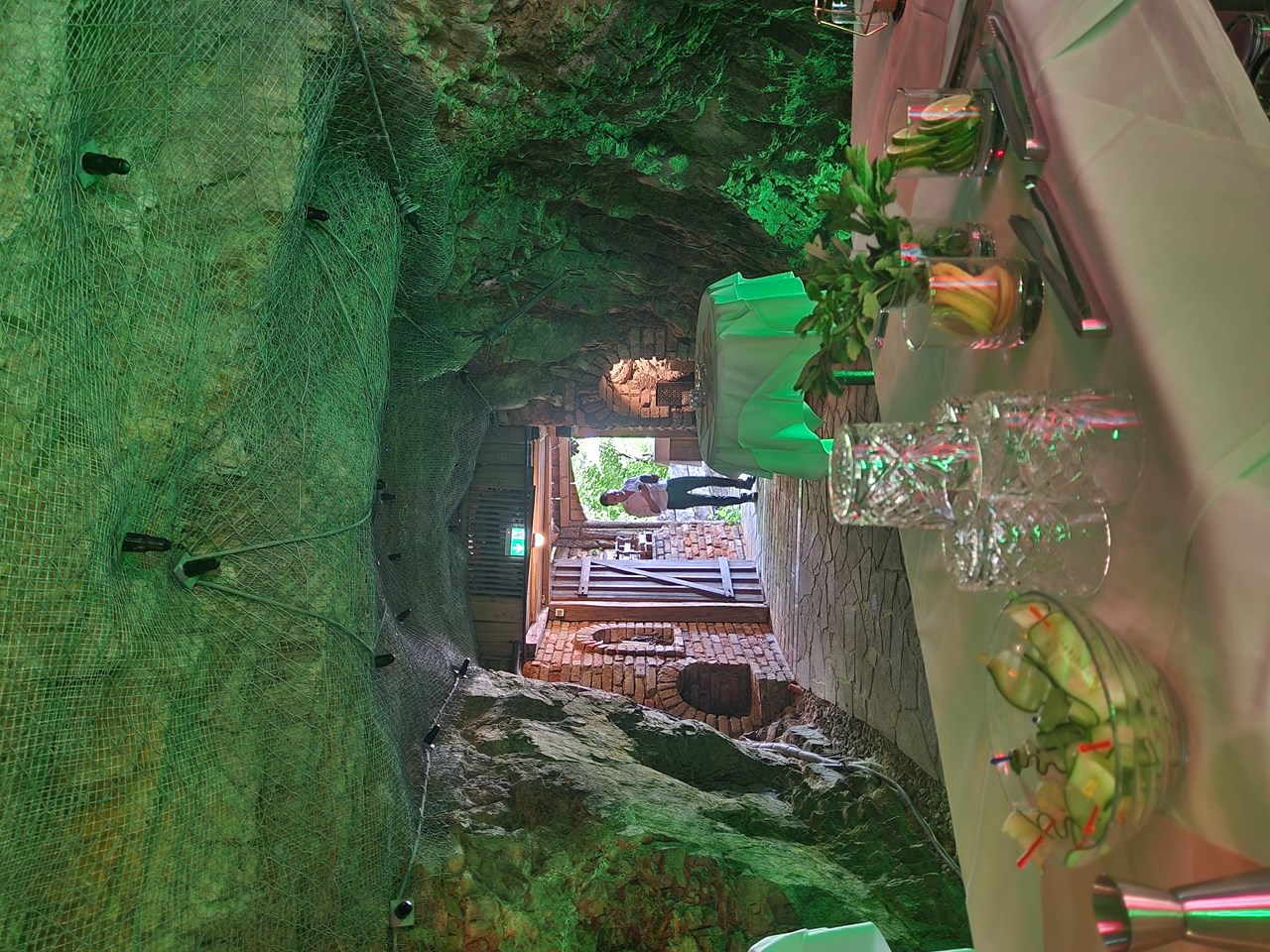 I am Hotels - ALMHÜTTE GRAZ – Eventlocation Information about the banquet halls our romantic grotto