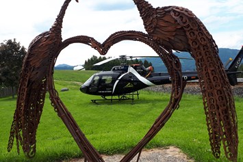 Hochzeit: Der Feldbauernhof bietet genügend Platz um mit dem Helikopter zur Hochzeit zu Reisen. - Feldbauernhof